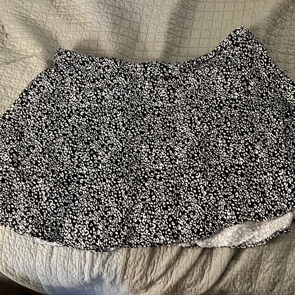 Black leopard print skirt, large